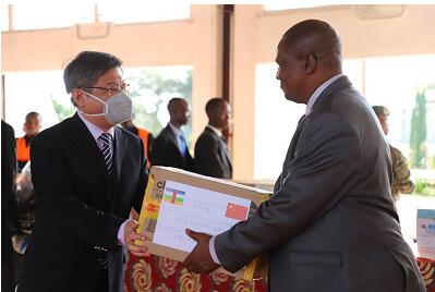中国政府援助中非共和国政府抗疫物资举行交接仪式